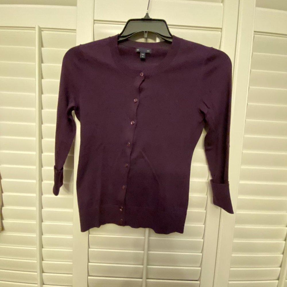 Gap Cardigan 100% Cotton button down Sweater